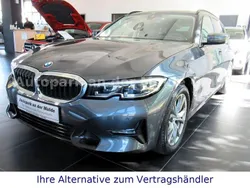Grau Gebraucht 2020 BMW 318 Sport Line Limousine | 27.490 € (Etwas zu teuer)