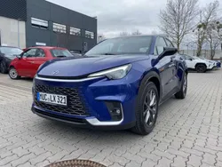 Nachtblau mica metallic Gebraucht 2024 Lexus LBX SUV | 34.490 € (Fairer Preis)