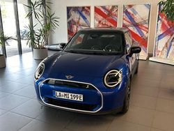 Blau Gebraucht 2024 Mini Cooper SE Favoured Kleinwagen | 29.700 € (Fairer Preis)