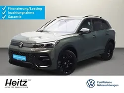 Cipressinogrün metallic Gebraucht 2024 VW Tiguan R-line SUV | 49.990 € (Superpreis)
