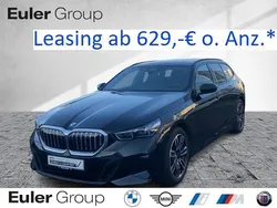 Black sapphire metallic Gebraucht 2024 BMW 520 M Sport Kombi | 51.390 € (Superpreis)