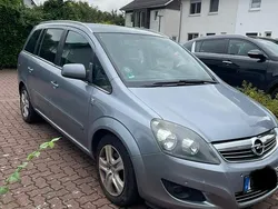 Silber Gebraucht 2010 Opel Zafira Family Van / Kleinbus | 5.000 € (Fairer Preis)