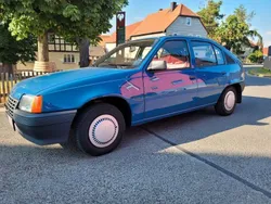 Blau Gebraucht 1987 Opel Kadett Limousine | 4.999 €