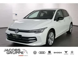 Weiß Gebraucht 2024 VW Golf VIII Goal Limousine | 31.460 € (Superpreis)