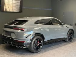 Grau Gebraucht 2022 Lamborghini Urus SUV | 275.800 €
