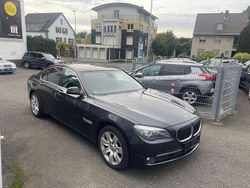 Grau Gebraucht 2011 BMW 730 Limousine | 15.500 € (Etwas zu teuer)