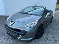 Grau Gebraucht 2008 Peugeot 207 CC Cabrio | 2.999 € (Fairer Preis)