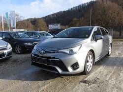 Grau Gebraucht 2015 Toyota Avensis Business Edition Kombi | 6.500 € (Fairer Preis)