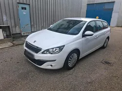 Weiß Gebraucht 2015 Peugeot 308 Business-Line Kombi | 5.999 € (Fairer Preis)