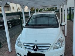 Weiß Gebraucht 2009 Mercedes B200 Van / Kleinbus | 3.990 € (Etwas zu teuer)