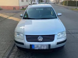 Silber Gebraucht 2002 VW Passat Limousine | 2.000 € (Fairer Preis)