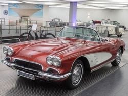 Roman red met weiss Gebraucht 1961 Corvette C1 Cabrio | 74.800 €