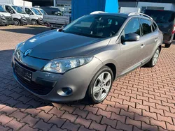 Beige Gebraucht 2011 Renault Mégane III Dynamique Limousine | 4.200 € (Fairer Preis)