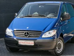 Blau Gebraucht 2005 Mercedes Vito Van / Kleinbus | 9.990 €