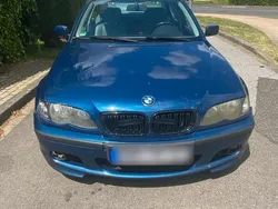Blau Gebraucht 2002 BMW 320 Limousine | 3.100 € (Fairer Preis)