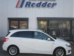 Weiß Gebraucht 2018 Mercedes B180 Style Van / Kleinbus | 14.850 € (Fairer Preis)