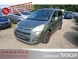 Grün Gebraucht 2010 Citroën Berlingo Van / Kleinbus | 3.885 € (Fairer Preis)