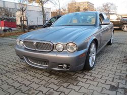 Grau Gebraucht 2008 Jaguar XJ Executive Limousine | 10.234 € (Fairer Preis)