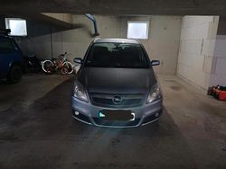 Grau Gebraucht 2007 Opel Zafira Van / Kleinbus | 2.200 € (Guter Preis)