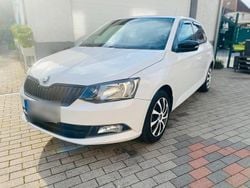 Weiß Gebraucht 2017 Skoda Fabia Kleinwagen | 7.699 € (Fairer Preis)