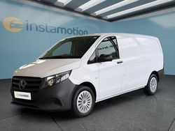 Weiß Gebraucht 2024 Mercedes Vito Van / Kleinbus | 32.999 € (Fairer Preis)