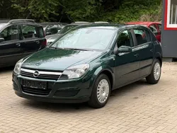 Grün Gebraucht 2005 Opel Astra Elegance Limousine | 3.250 € (Etwas zu teuer)
