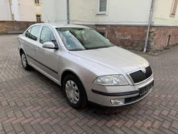 Silber Gebraucht 2006 Skoda Octavia Ambiente Limousine | 3.800 € (Teuer)