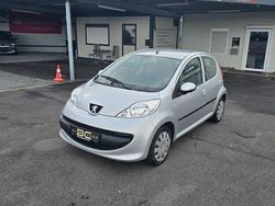 Grau Gebraucht 2008 Peugeot 107 Filou Kleinwagen | 2.299 € (Fairer Preis)