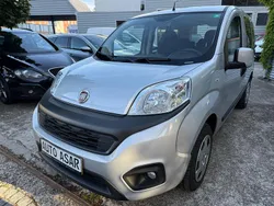 Grau Gebraucht 2018 Fiat Qubo Lounge Van / Kleinbus | 10.980 € (Fairer Preis)
