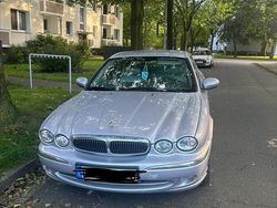 Silber Gebraucht 2002 Jaguar X-type Limousine | 2.590 € (Teuer)
