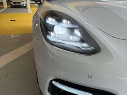 Weiß Gebraucht 2018 Porsche Panamera 4 Limousine | 56.500 € (Etwas zu teuer)