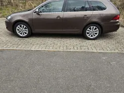 Braun Gebraucht 2011 VW Golf VI Style Kombi | 4.690 € (Fairer Preis)