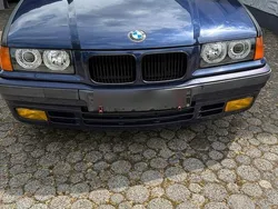 Blau Gebraucht 1995 BMW 318 Limousine | 2.750 €