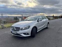 Silber Gebraucht 2019 Mercedes A180 Kleinwagen | 9.600 €