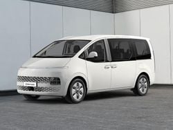 Creamy white Gebraucht 2024 Hyundai Staria Trend Van / Kleinbus | 44.490 € (Superpreis)