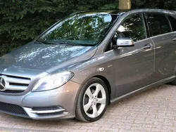 Grau Gebraucht 2012 Mercedes B200 Van / Kleinbus | 5.250 € (Fairer Preis)