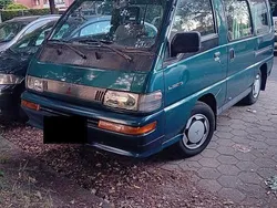 Grün Gebraucht 1997 Mitsubishi L300 Van / Kleinbus | 3.500 €