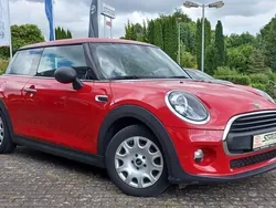 Rot Gebraucht 2018 Mini ONE Kleinwagen | 9.950 € (Superpreis)