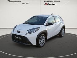 Schneeweiß Gebraucht 2022 Toyota Aygo X X-play SUV | 13.330 € (Guter Preis)
