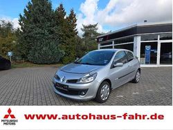 Silber Gebraucht 2008 Renault Clio II Limousine | 2.900 € (Etwas zu teuer)