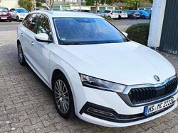 Weiß Gebraucht 2022 Skoda Octavia Style Kombi | 24.400 € (Fairer Preis)