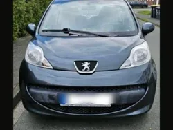 Grau Gebraucht 2008 Peugeot 107 Kleinwagen | 2.150 € (Fairer Preis)