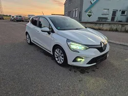 Gletscherweiss Gebraucht 2020 Renault Clio V Experience Kleinwagen | 8.490 € (Fairer Preis)