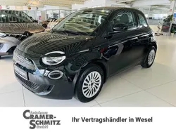 Onyx schwarz Gebraucht 2022 Fiat 500e Action Limousine | 17.490 € (Etwas zu teuer)