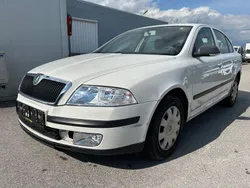 Weiß Gebraucht 2005 Skoda Octavia Ambiente Limousine | 990 € (Superpreis)