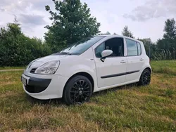Weiß Gebraucht 2011 Renault Modus Van / Kleinbus | 1.245 €