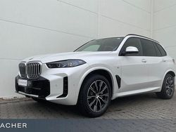 Mineralweiß metallic Gebraucht 2024 BMW X5 Comfort Edition SUV | 76.909 €