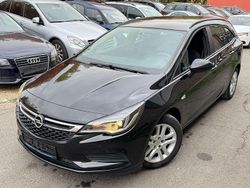 Schwarz Gebraucht 2018 Opel Astra Edition Kombi | 6.666 €