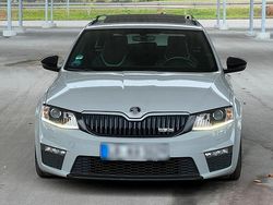 Grau Gebraucht 2016 Skoda Octavia RS Kombi | 14.890 € (Guter Preis)