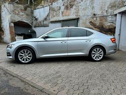 Silber Gebraucht 2022 Skoda Superb Style Limousine | 25.800 € (Superpreis)